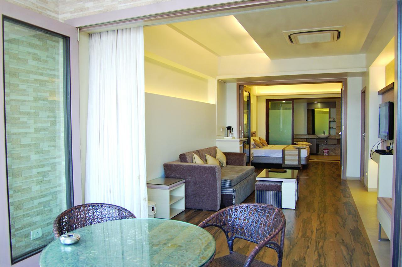 Hotel Miramar Daman Bagian luar foto