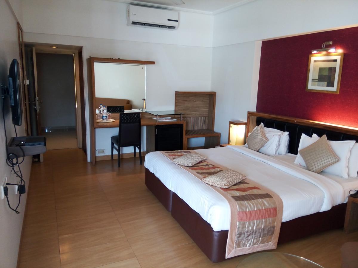 Hotel Miramar Daman Bagian luar foto